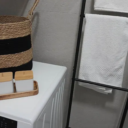 Penthouse Aurelia, Rooftop Terrace & Jacuzzi * Turanj