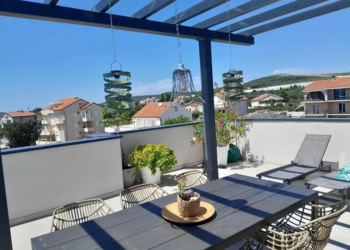 Penthouse Aurelia, Rooftop Terrace & Jacuzzi Apartamento *