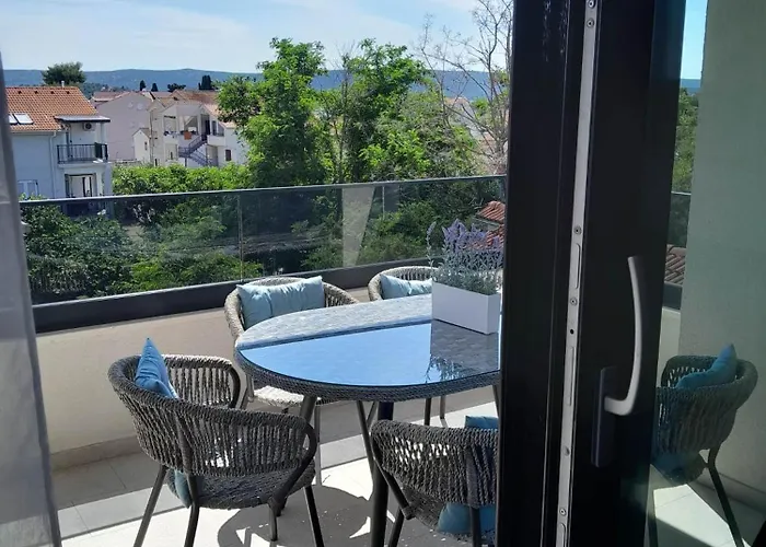 Penthouse Aurelia, Rooftop Terrace & Jacuzzi Apartamento