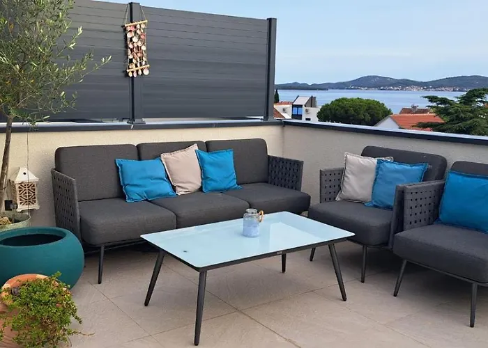 Penthouse Aurelia, Rooftop Terrace & Jacuzzi 公寓 *