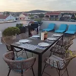 Penthouse Aurelia, Rooftop Terrace & Jacuzzi 아파트