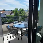 Penthouse Aurelia, Rooftop Terrace & Jacuzzi 아파트