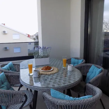 Penthouse Aurelia, Rooftop Terrace & Jacuzzi Turanj