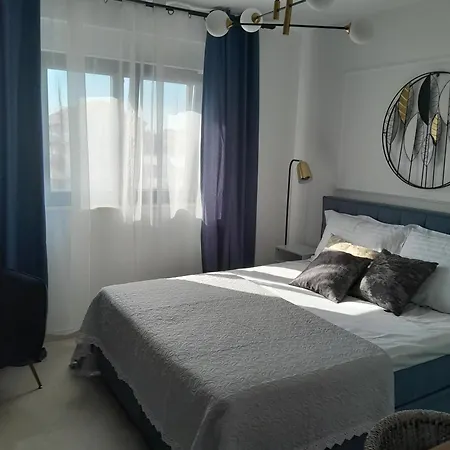 Penthouse Aurelia, Rooftop Terrace & Jacuzzi 아파트 투라니