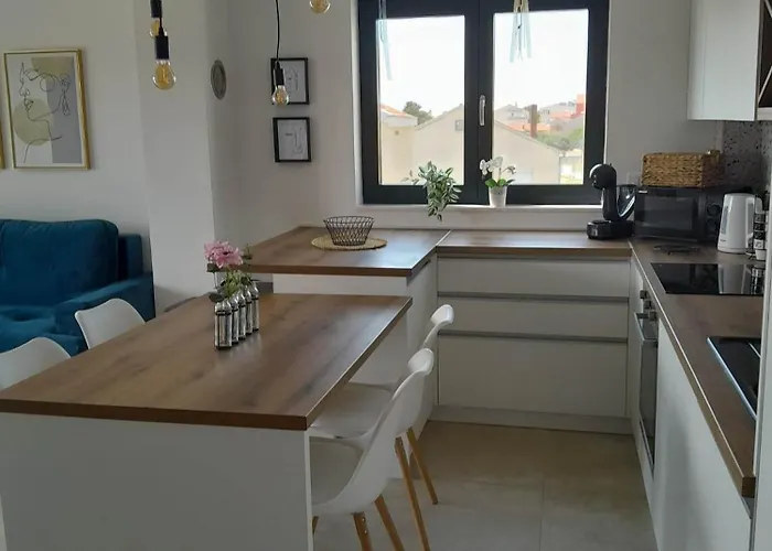 Penthouse Aurelia, Rooftop Terrace & Jacuzzi Апартаменты *